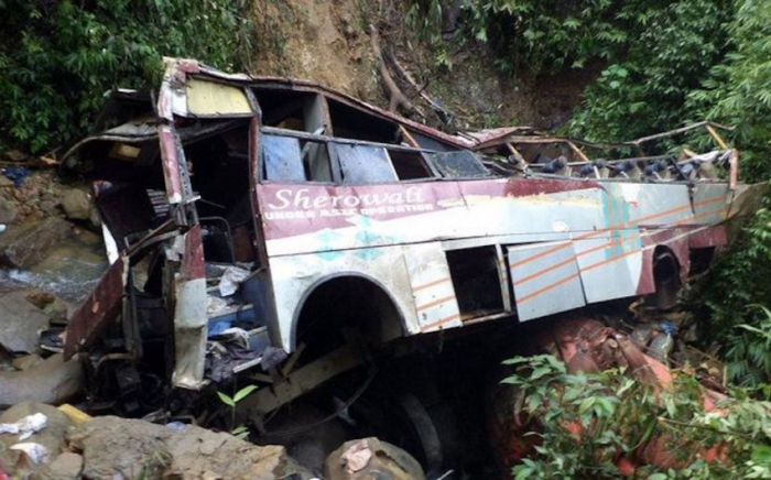 Meksikada turist avtobusu uçuruma aşıb,    10 nəfər ölüb   