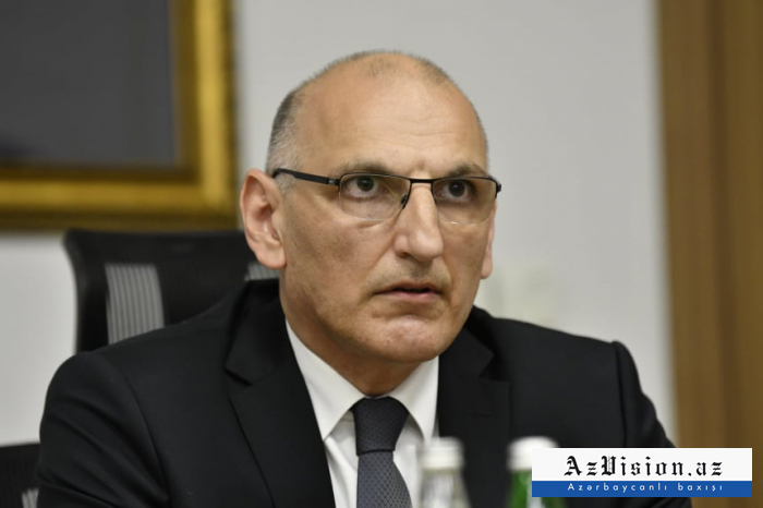  « Nous ne sommes pas satisfaits de la migration des Arméniens », dit Eltchin Emirbeyov dans une déclaration à la BBC 