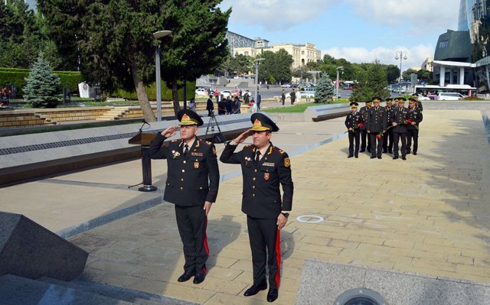 Generallar "Türk Şəhidliyi" abidəsini ziyarət edib