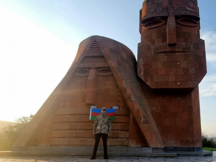    Prezidentin Qarabağ üzrə xüsusi nümayəndəsinin müşaviri    Xankəndidən foto paylaşdı     
   