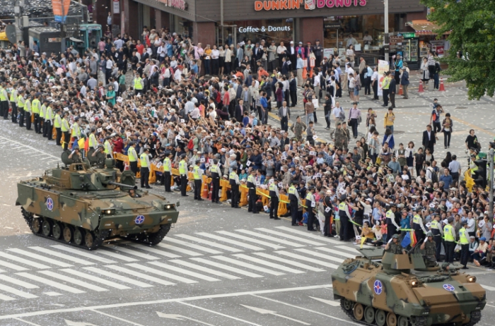 La Corée du Sud organise son premier défilé militaire en dix ans