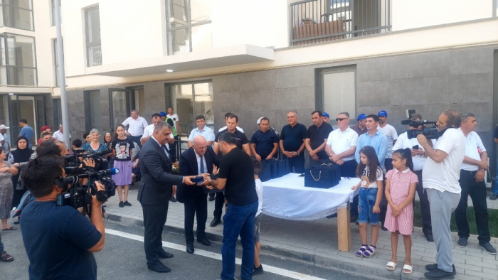 25 more families relocated to Fuzuli city get house keys