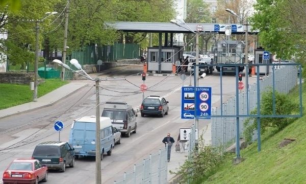  Estoniya Rusiya maşınlarını ölkəyə buraxmayacaq 