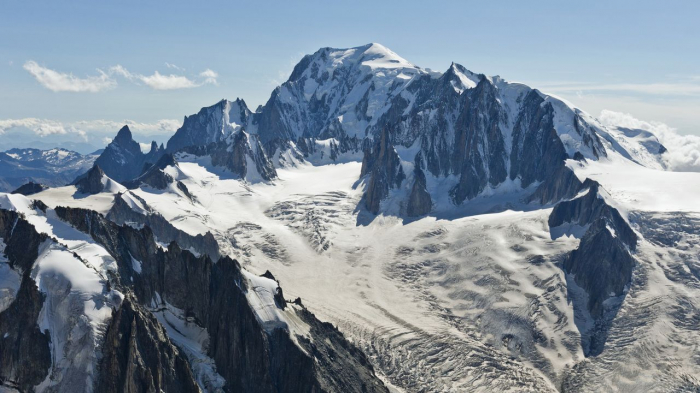 Le mont Blanc mesuré à 4805,59 mètres, 2,22 de moins qu