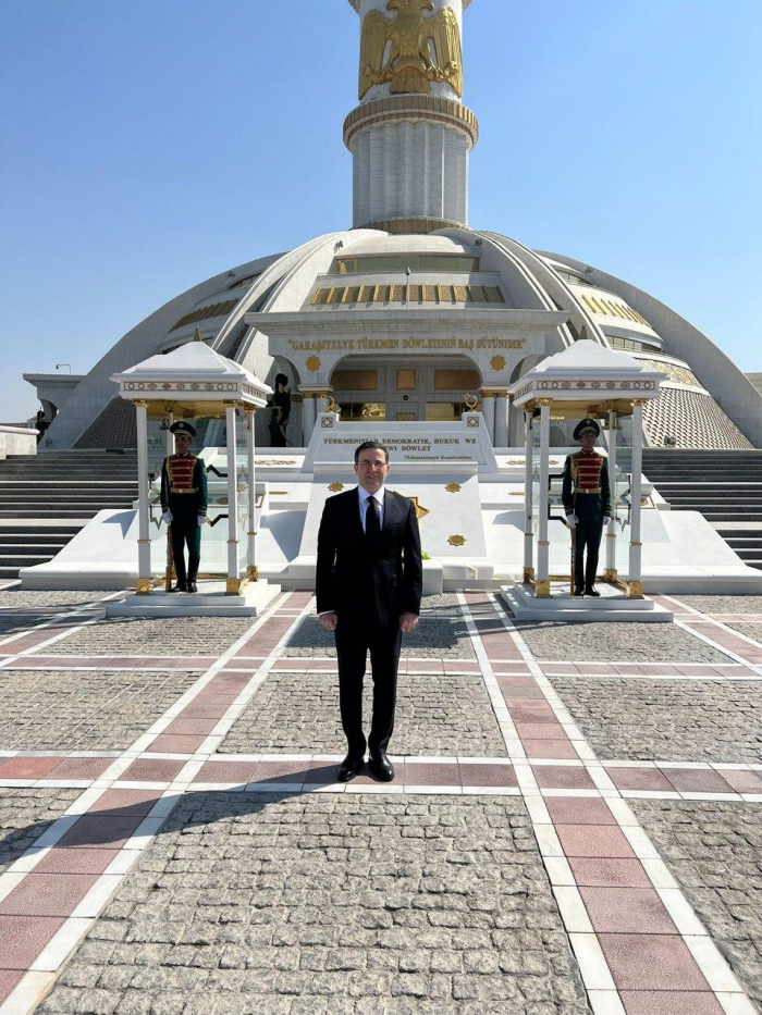   Botschafter Aserbaidschans überreichte dem Präsidenten Turkmenistans sein Beglaubigungsschreiben  