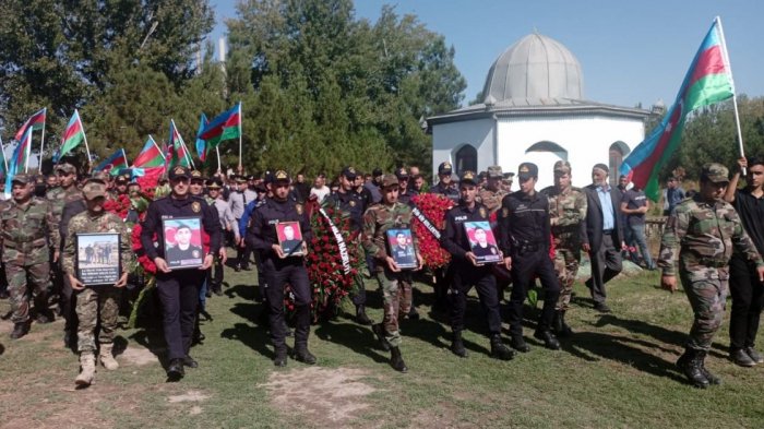 Antiterror tədbirlərində yaralanaraq şəhid olan polis dəfn edilib  
