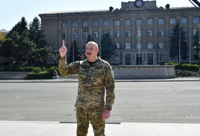  Président azerbaïdjanais : Trois clowns qui se font appeler « président » attendent leur punition méritée 