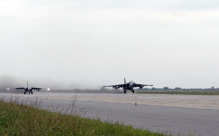     Vorbereitung auf gemeinsame Übung:   Aserbaidschanische und türkische Kampfflugzeuge sind gestartet   - VIDEO    