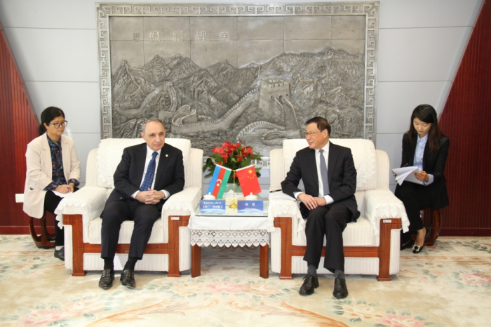  Aserbaidschanischer Generalstaatsanwalt trifft sich mit seinem chinesischen Amtskollegen 