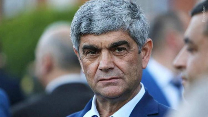    Vitali Balasanyan İrəvandakı Rusiya səfirliyinə sığınıb   
   