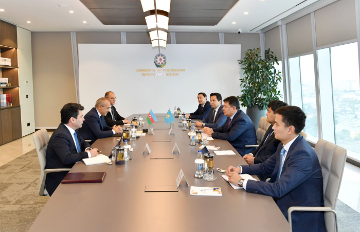 Azerbaijan, Kazakhstan talk expansion of transport cooperation