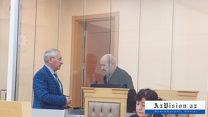    "Dəmir kaskalı erməni silahı mənə tərəf tutub, bədənimə təpiklə vurmağa başladı" -    Zərərçəkən      