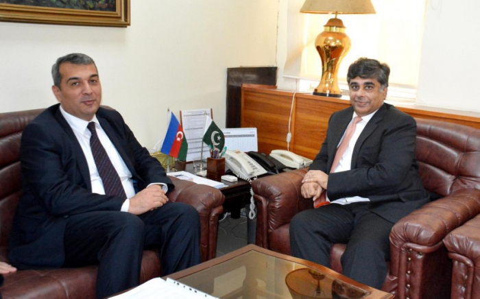  El embajador de Azerbaiyán se reunió con el Ministro de Comercio de Pakistán 