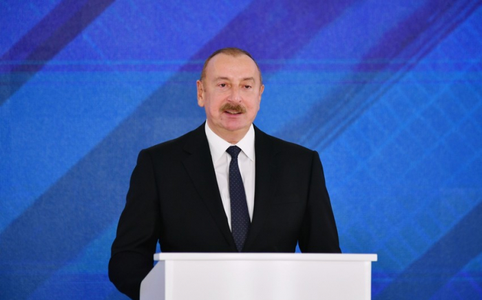     Präsident Ilham Aliyev:   „Die Eröffnung des Solarkraftwerks Karadakh ist ein bedeutendes Ereignis“  