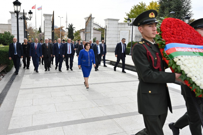 Speaker of Azerbaijani Parliament visits monument to Heydar Aliyev in Ankara 