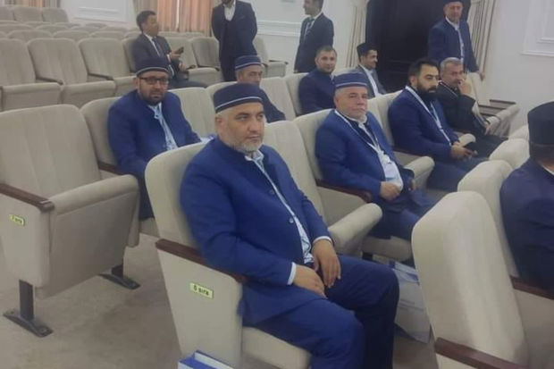    Din xadimlərimiz  vahid formadan  istifadəyə başlayıblar  
   