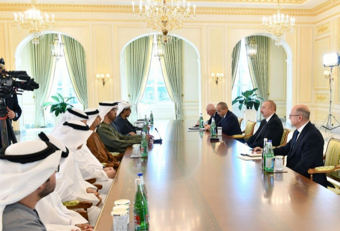   Presidente Ilham Aliyev recibe a la delegación encabezada por el Ministro de Industria y Tecnologías Avanzadas de los EAU  