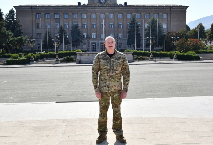     Ilham Aliyev:   "Hace 20 años me planteó como objeto la tarea número uno de hacer izar la bandera de Azerbaiyán en todos los territorios ocupados en aquella época"  