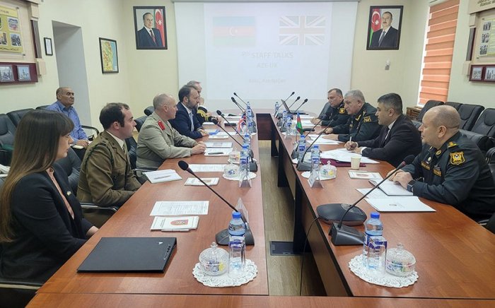    Azərbaycan və Britaniya Müdafiə nazirlikləri arasında danışıqlar keçirilib  