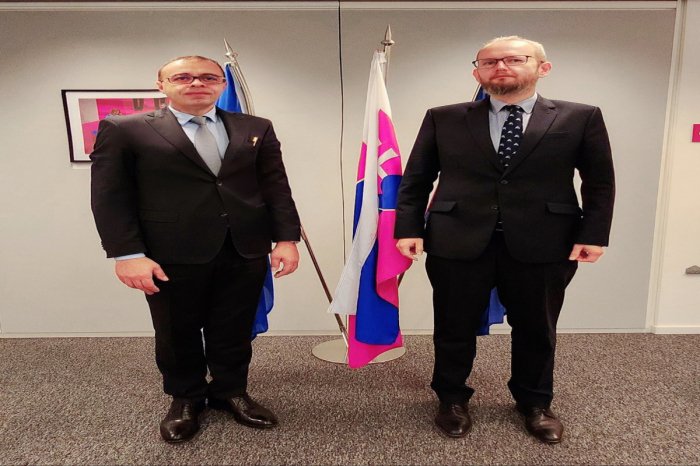 NATO-dakı səfirimiz slovakiyalı həmkarı ilə görüşüb