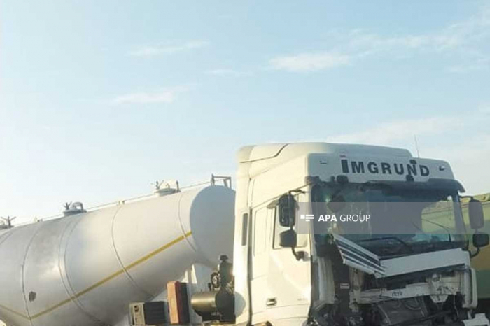    Betonqarışdıran avtomobil yük maşını ilə toqquşub -    FOTO      