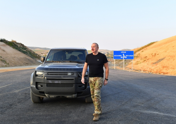   El Jefe de Estado de Azerbaiyán se familiariza con la construcción de la carretera Aghdam-Fuzuli  