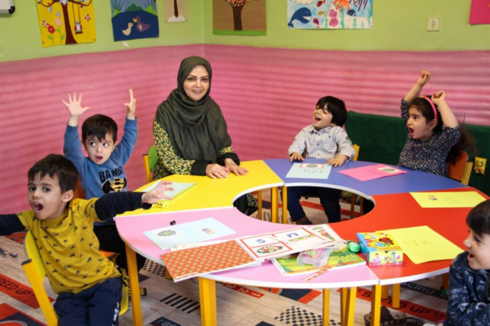 İranın Təhsil nazirliyi uşaq bağçalarında    “xarici dil tədrisi”   ni qadağan edib