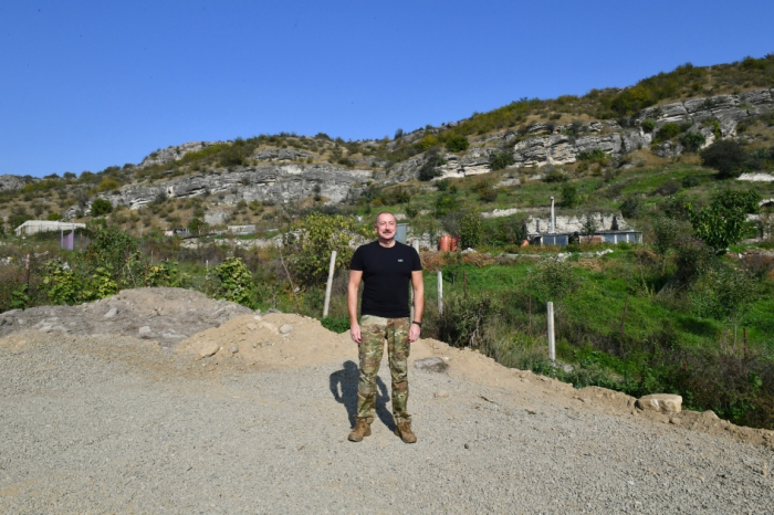  Le président de la République se rend au village de Malybeyli de la région de Choucha - Photos