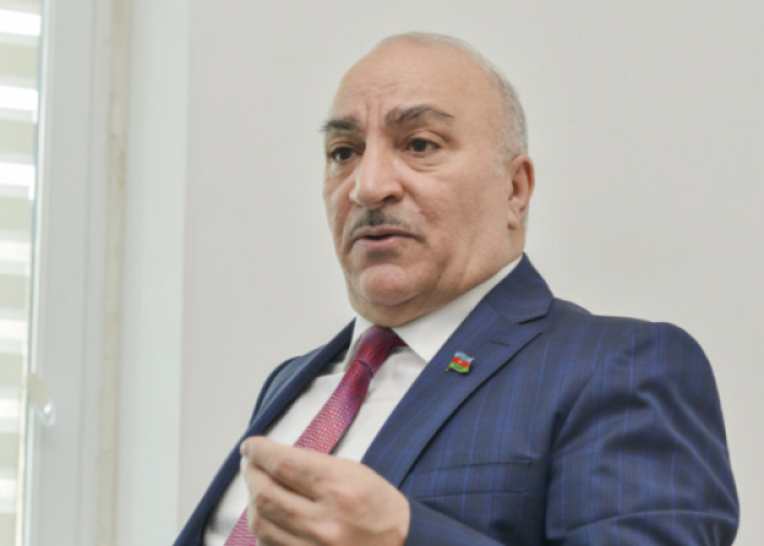    "Niyə onun övladına 17 yaşında evlənməsinə icazə verilməsin?"      
