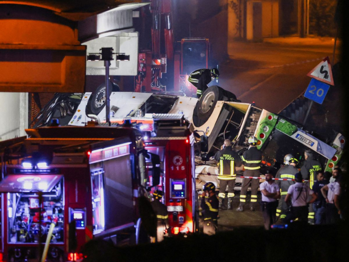 Au moins 21 morts après la chute d