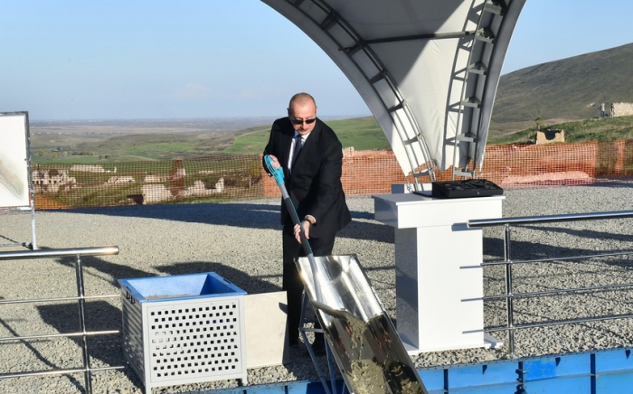  Ilham Aliyev puso los cimientos de la aldea de Gargabazar de Fuzuli 