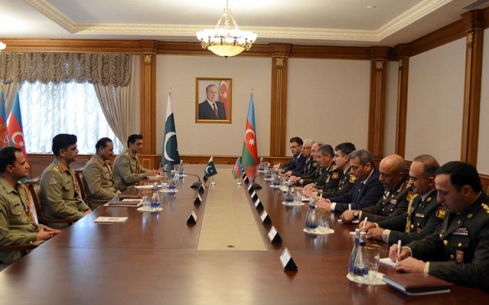    Azərbaycan ilə Pakistan arasında hərbi əməkdaşlıq məsələləri müzakirə edilib  
   