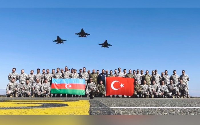    Türkiyə Milli Müdafiə Nazirliyi Azərbaycan Ordusu ilə birgə təlimlərdən görüntülər yayıb     
