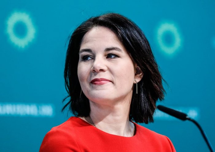    Annalena Berbok Bakıdadır  