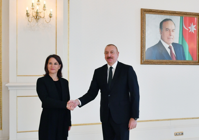  Le président Ilham Aliyev reçoit la ministre allemande des Affaires étrangères 