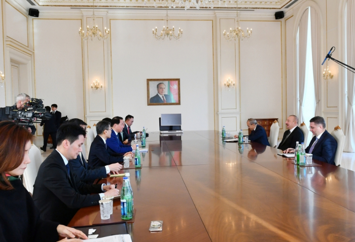   Präsident Ilham Aliyev empfängt eine Delegation unter der Leitung des Vorsitzenden der Koreanischen Industrie- und Handelskammer  