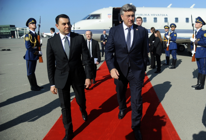  Kroatischer Premierminister trifft zu einem Arbeitsbesuch in Aserbaidschan ein  