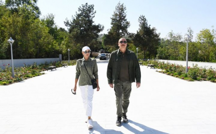   Präsident Ilham Aliyev und First Lady besuchen Schuscha  