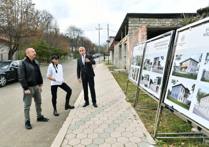   Choucha:   Ilham Aliyev prend connaissance des projets de restauration et de reconstruction à réaliser dans certains bâtiments de la rue du khan Penahali