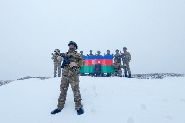 Xüsusi Təyinatlılar “Qapıcıq” zirvəsinə yürüş ediblər    - FOTO     
