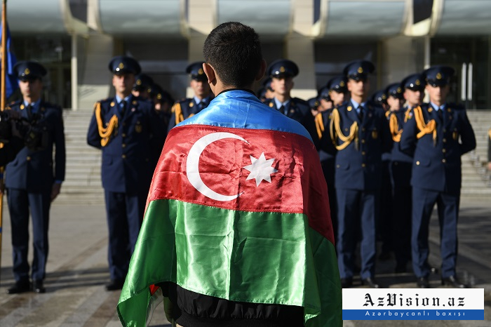  Baku veranstaltet Marsch zum Tag des Sieges –   FOTOS    