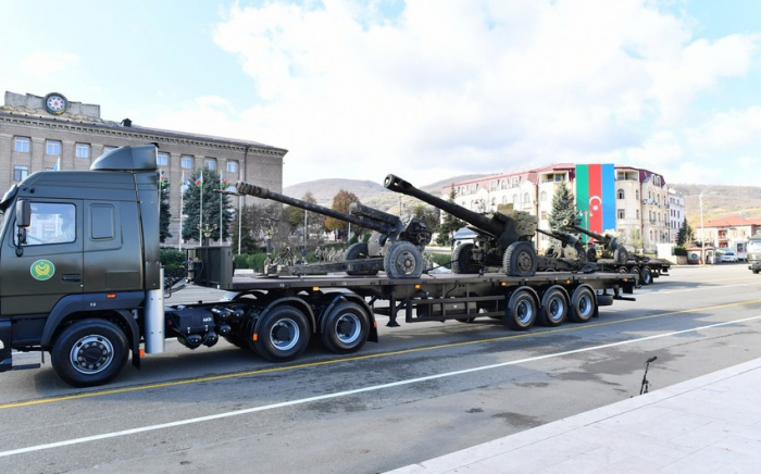  Bei der Parade in Chankendi wurden Panzer und Ausrüstung ausgestellt, die Armeniern als Kriegsbeute abgenommen wurden  - FOTOS  