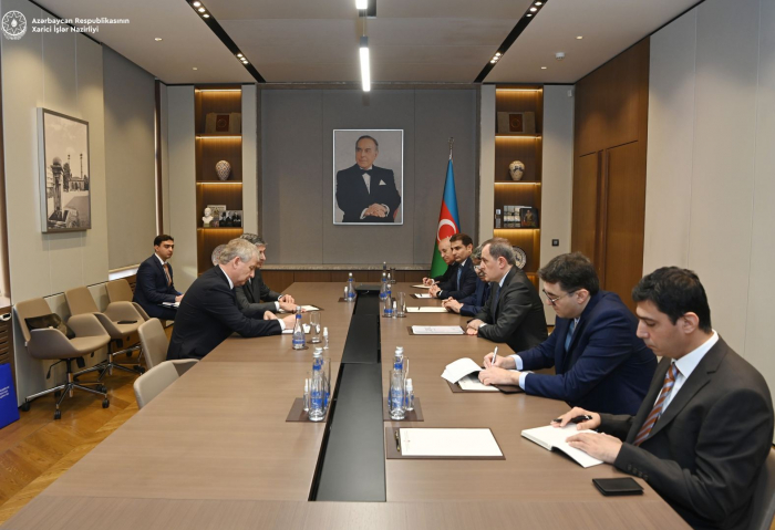   Aserbaidschanischer Außenminister empfängt den Präsidenten des Eurasischen Patentamts  