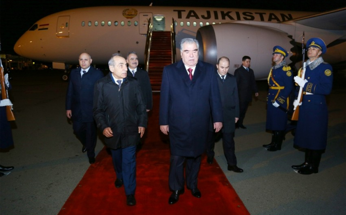   Präsident Tadschikistans, Emomali Rahmon, ist zu einem Geschäftsbesuch in Aserbaidschan eingetroffen   - FOTOS    