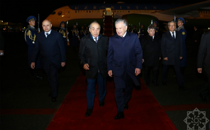  Usbekischer Präsident Shavkat Mirziyoyev ist zu einem Geschäftsbesuch nach Aserbaidschan gekommen  - FOTOS  