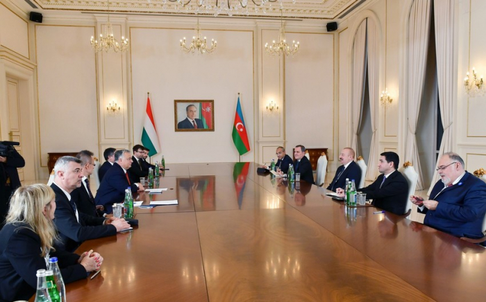   Präsident Ilham Aliyev traf sich mit dem ungarischen Premierminister  