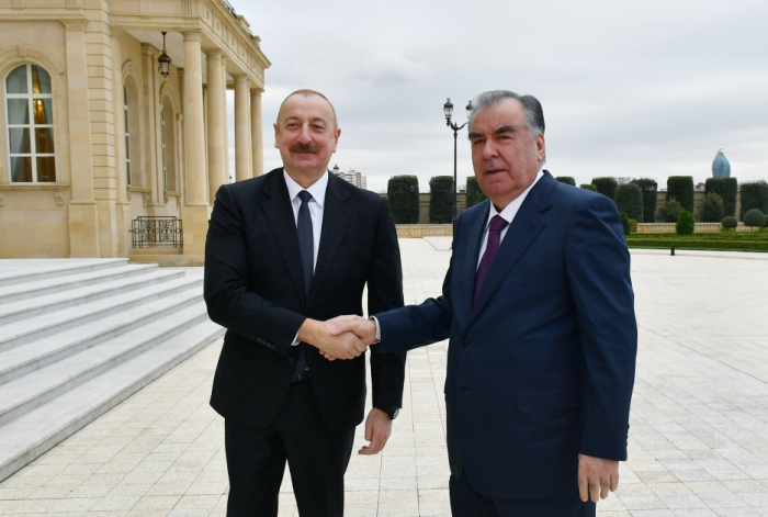  Le président azerbaïdjanais s’entretient avec son homologue tadjik 