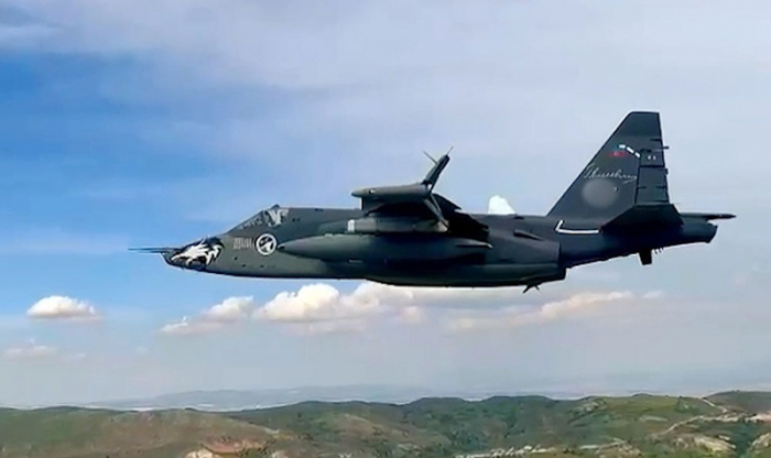   El avión Su-25 de la Fuerza Aérea de Azerbaiyán realiza tiro de entrenamiento -   VIDEO    