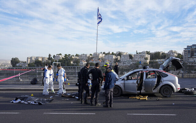  Three killed, 6 injured in terror shooting at Jerusalem entrance bus stop 