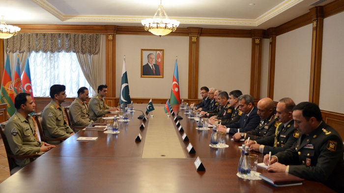  Azerbaijan and Pakistan discuss issues of military cooperation 